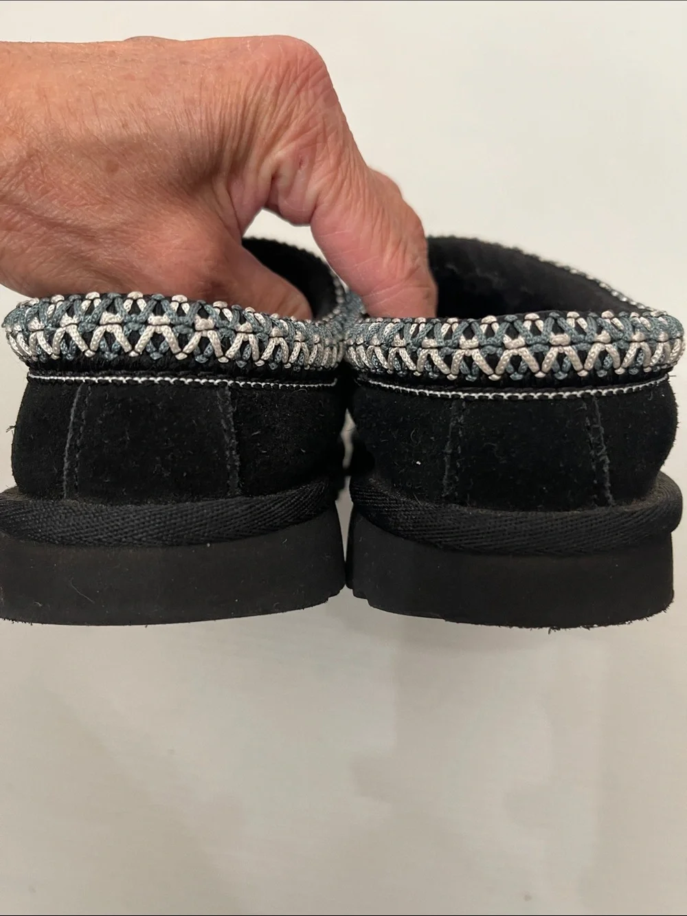 UGG WINTER TASMAN SLIPPERS KIDS SIZE 1 (3-8 Yrs)